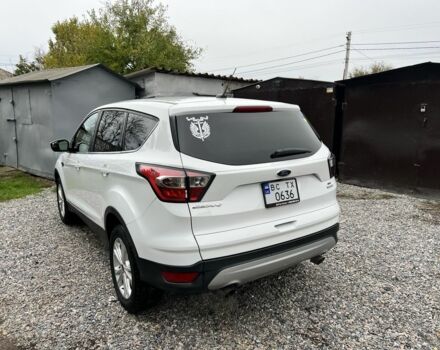 Форд Эскейп 2017 в Харькове на Automoto.ua Белый Форд Эскейп, объемом двигателя 1.5 л и пробегом 158 тыс. км за 13800 $, фото 3 на Automoto.ua