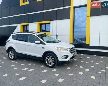 Білий Форд Ескейп, об'ємом двигуна 1.5 л та пробігом 104 тис. км за 12500 $, фото 2 на Automoto.ua