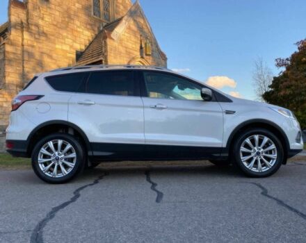 Білий Форд Ескейп, об'ємом двигуна 2 л та пробігом 58 тис. км за 3700 $, фото 3 на Automoto.ua