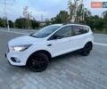 Белый Форд Эскейп, объемом двигателя 2 л и пробегом 51 тыс. км за 13500 $, фото 3 на Automoto.ua