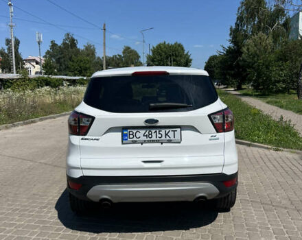 Белый Форд Эскейп, объемом двигателя 1.5 л и пробегом 64 тыс. км за 15000 $, фото 1 на Automoto.ua