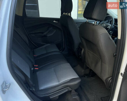 Белый Форд Эскейп, объемом двигателя 1.5 л и пробегом 270 тыс. км за 11000 $, фото 32 на Automoto.ua