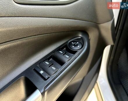 Білий Форд Ескейп, об'ємом двигуна 1.5 л та пробігом 130 тис. км за 13600 $, фото 8 на Automoto.ua
