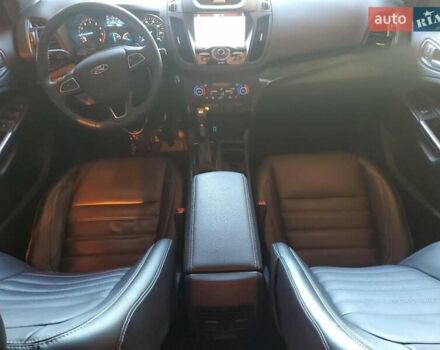 Белый Форд Эскейп, объемом двигателя 2 л и пробегом 94 тыс. км за 2300 $, фото 7 на Automoto.ua