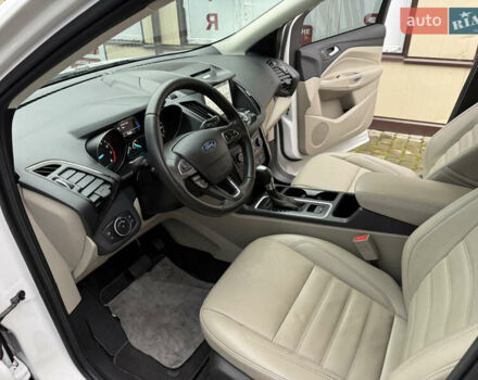 Белый Форд Эскейп, объемом двигателя 1.5 л и пробегом 169 тыс. км за 12900 $, фото 46 на Automoto.ua