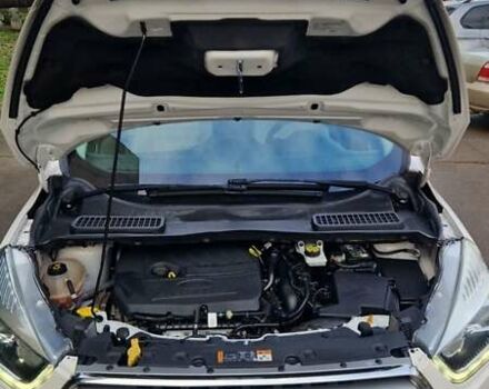 Белый Форд Эскейп, объемом двигателя 1.5 л и пробегом 177 тыс. км за 14000 $, фото 3 на Automoto.ua