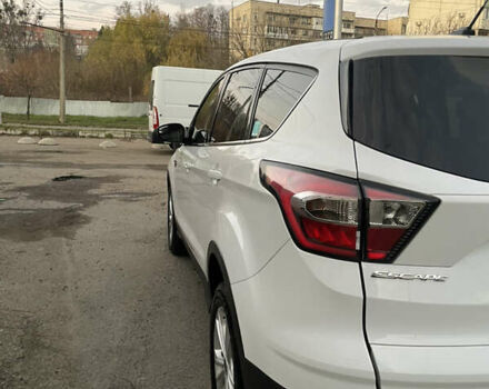 Белый Форд Эскейп, объемом двигателя 1.5 л и пробегом 192 тыс. км за 11500 $, фото 6 на Automoto.ua