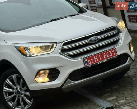 Белый Форд Эскейп, объемом двигателя 1.5 л и пробегом 169 тыс. км за 12950 $, фото 4 на Automoto.ua