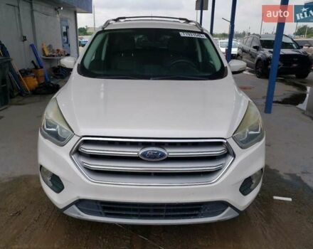 Белый Форд Эскейп, объемом двигателя 2 л и пробегом 160 тыс. км за 1900 $, фото 4 на Automoto.ua