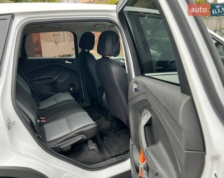 Белый Форд Эскейп, объемом двигателя 1.5 л и пробегом 158 тыс. км за 13800 $, фото 1 на Automoto.ua