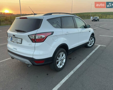 Білий Форд Ескейп, об'ємом двигуна 1.5 л та пробігом 145 тис. км за 12500 $, фото 4 на Automoto.ua