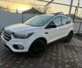 Белый Форд Эскейп, объемом двигателя 2 л и пробегом 157 тыс. км за 13500 $, фото 1 на Automoto.ua