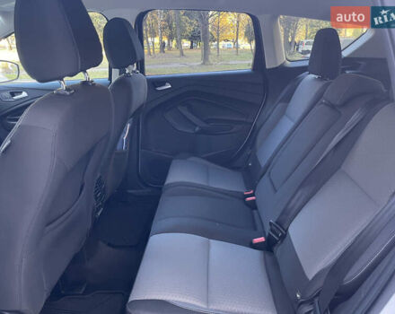 Белый Форд Эскейп, объемом двигателя 1.5 л и пробегом 270 тыс. км за 11000 $, фото 35 на Automoto.ua