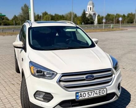 Белый Форд Эскейп, объемом двигателя 2 л и пробегом 117 тыс. км за 14300 $, фото 7 на Automoto.ua