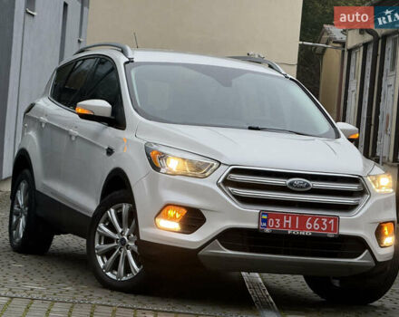 Белый Форд Эскейп, объемом двигателя 1.5 л и пробегом 169 тыс. км за 12950 $, фото 1 на Automoto.ua