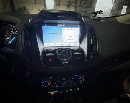 Белый Форд Эскейп, объемом двигателя 2 л и пробегом 130 тыс. км за 16825 $, фото 7 на Automoto.ua