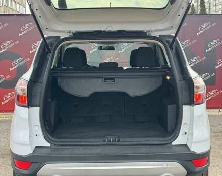 Белый Форд Эскейп, объемом двигателя 2.5 л и пробегом 132 тыс. км за 13000 $, фото 10 на Automoto.ua