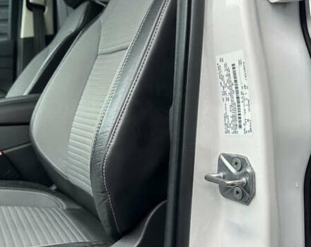 Білий Форд Ескейп, об'ємом двигуна 1.5 л та пробігом 126 тис. км за 16000 $, фото 14 на Automoto.ua