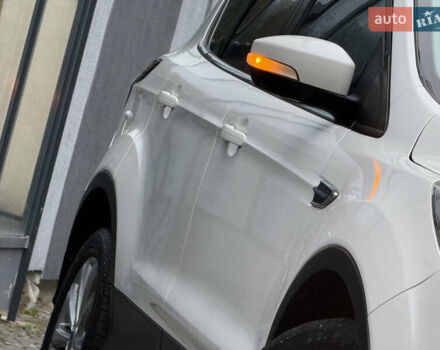 Белый Форд Эскейп, объемом двигателя 1.5 л и пробегом 169 тыс. км за 12900 $, фото 5 на Automoto.ua