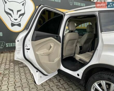 Белый Форд Эскейп, объемом двигателя 2 л и пробегом 82 тыс. км за 15300 $, фото 31 на Automoto.ua