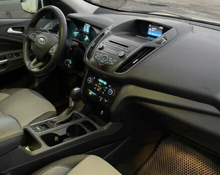 Белый Форд Эскейп, объемом двигателя 1.5 л и пробегом 192 тыс. км за 11500 $, фото 18 на Automoto.ua