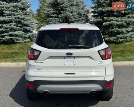 Білий Форд Ескейп, об'ємом двигуна 1.5 л та пробігом 115 тис. км за 9000 $, фото 2 на Automoto.ua