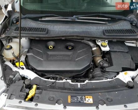 Белый Форд Эскейп, объемом двигателя 2 л и пробегом 160 тыс. км за 1900 $, фото 11 на Automoto.ua