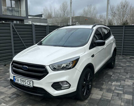 Білий Форд Ескейп, об'ємом двигуна 1.5 л та пробігом 126 тис. км за 16000 $, фото 2 на Automoto.ua
