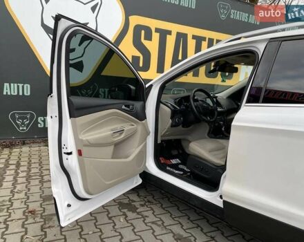 Белый Форд Эскейп, объемом двигателя 2 л и пробегом 82 тыс. км за 15300 $, фото 13 на Automoto.ua