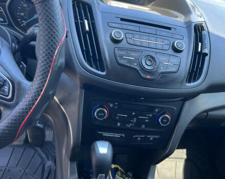 Белый Форд Эскейп, объемом двигателя 1.5 л и пробегом 64 тыс. км за 15000 $, фото 6 на Automoto.ua