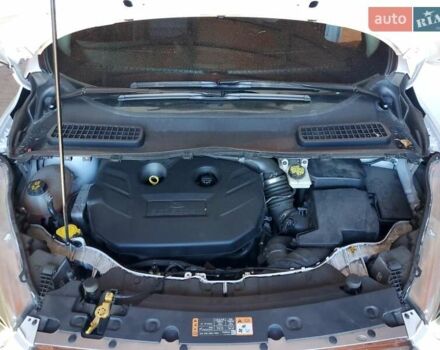 Белый Форд Эскейп, объемом двигателя 2 л и пробегом 94 тыс. км за 2300 $, фото 10 на Automoto.ua