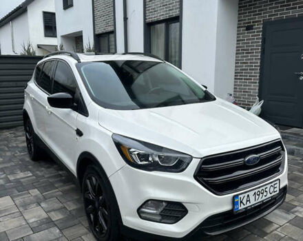 Білий Форд Ескейп, об'ємом двигуна 1.5 л та пробігом 126 тис. км за 16000 $, фото 1 на Automoto.ua