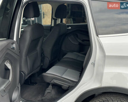 Белый Форд Эскейп, объемом двигателя 1.5 л и пробегом 121 тыс. км за 10999 $, фото 7 на Automoto.ua