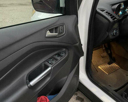 Белый Форд Эскейп, объемом двигателя 1.5 л и пробегом 192 тыс. км за 11500 $, фото 21 на Automoto.ua