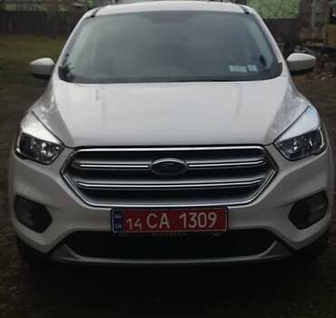 Білий Форд Ескейп, об'ємом двигуна 1.5 л та пробігом 62 тис. км за 14300 $, фото 2 на Automoto.ua