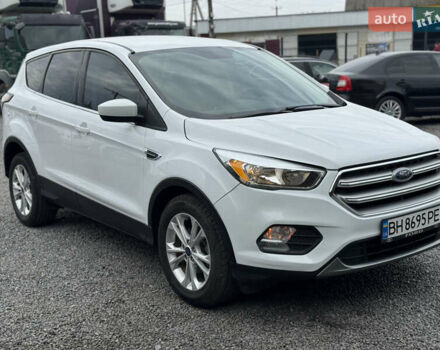 Белый Форд Эскейп, объемом двигателя 1.5 л и пробегом 121 тыс. км за 10999 $, фото 3 на Automoto.ua