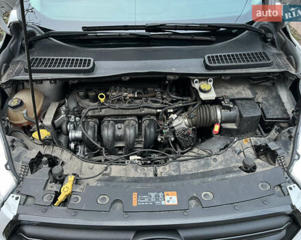 Белый Форд Эскейп, объемом двигателя 2.49 л и пробегом 115 тыс. км за 14000 $, фото 29 на Automoto.ua