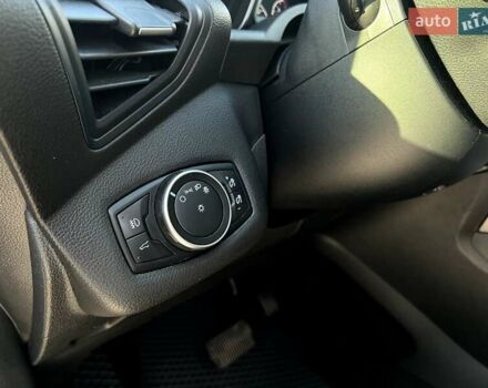 Білий Форд Ескейп, об'ємом двигуна 1.5 л та пробігом 130 тис. км за 13600 $, фото 7 на Automoto.ua