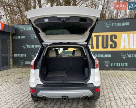 Белый Форд Эскейп, объемом двигателя 2 л и пробегом 82 тыс. км за 15300 $, фото 10 на Automoto.ua