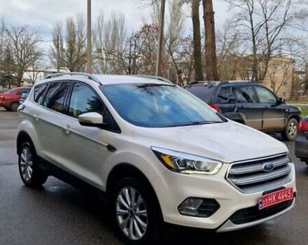 Белый Форд Эскейп, объемом двигателя 1.5 л и пробегом 177 тыс. км за 14000 $, фото 2 на Automoto.ua