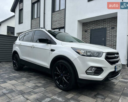 Білий Форд Ескейп, об'ємом двигуна 1.5 л та пробігом 126 тис. км за 16000 $, фото 18 на Automoto.ua