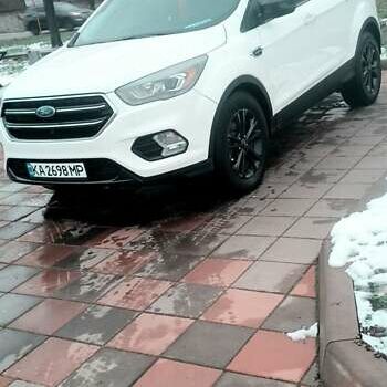 Белый Форд Эскейп, объемом двигателя 1.5 л и пробегом 157 тыс. км за 16300 $, фото 4 на Automoto.ua