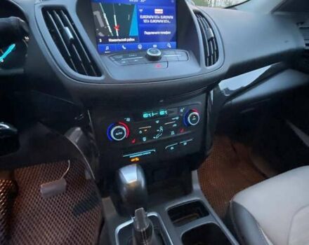 Белый Форд Эскейп, объемом двигателя 2 л и пробегом 51 тыс. км за 13500 $, фото 25 на Automoto.ua