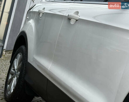 Белый Форд Эскейп, объемом двигателя 1.5 л и пробегом 169 тыс. км за 12950 $, фото 10 на Automoto.ua