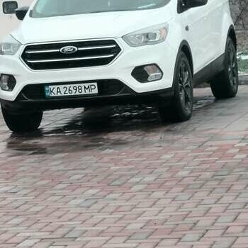 Белый Форд Эскейп, объемом двигателя 1.5 л и пробегом 157 тыс. км за 16300 $, фото 2 на Automoto.ua