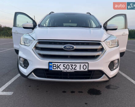 Білий Форд Ескейп, об'ємом двигуна 1.5 л та пробігом 145 тис. км за 12500 $, фото 15 на Automoto.ua