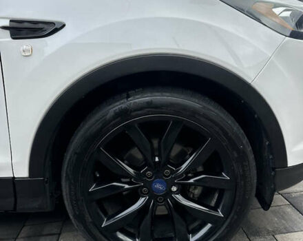 Білий Форд Ескейп, об'ємом двигуна 1.5 л та пробігом 126 тис. км за 16000 $, фото 7 на Automoto.ua