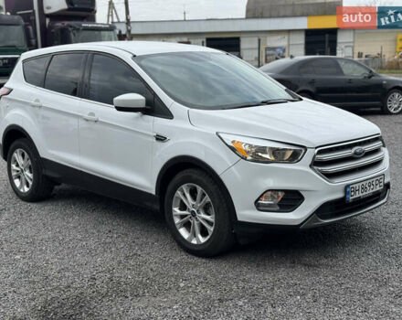 Белый Форд Эскейп, объемом двигателя 1.5 л и пробегом 121 тыс. км за 10999 $, фото 2 на Automoto.ua