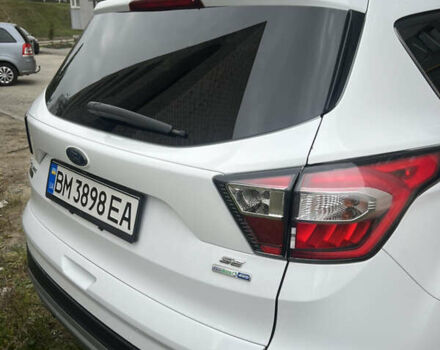 Белый Форд Эскейп, объемом двигателя 2 л и пробегом 148 тыс. км за 14200 $, фото 4 на Automoto.ua