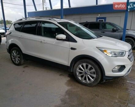 Белый Форд Эскейп, объемом двигателя 2 л и пробегом 160 тыс. км за 1900 $, фото 3 на Automoto.ua